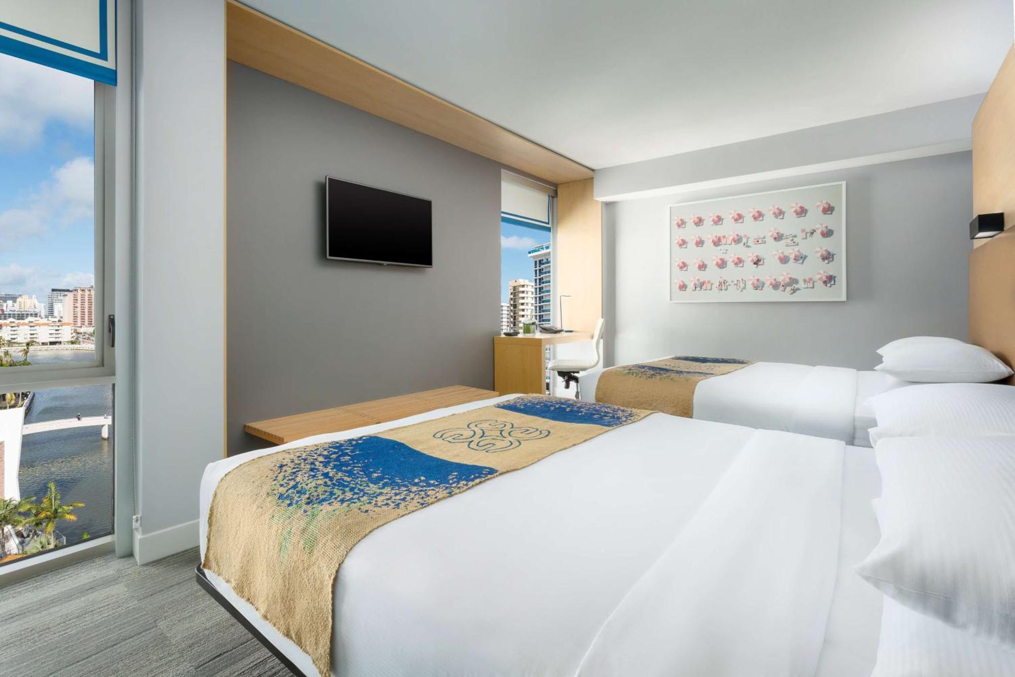 The Gates Hotel South Beach — Photos 1